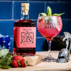 Cocktail_made_with_Roman_Fruit_simple_Copa_square__96744-300x300