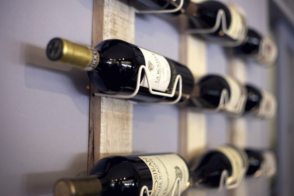 wall-wine-rack